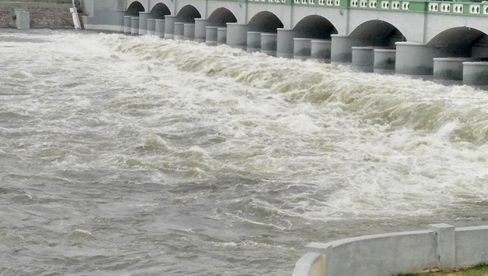 Supreme Court asks Karnataka to release 4 tmc to Tamil Nadu